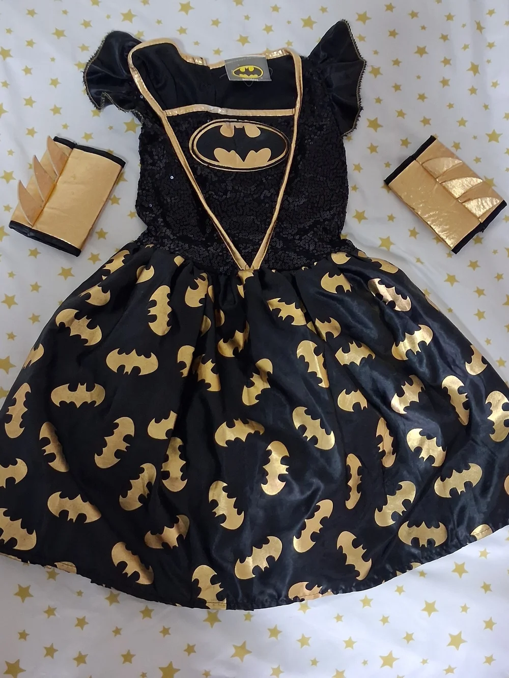 Halloween Costume Rubies BatGirl 5 Piece Set Dress, Cape, Mask, Belt, Bracelets